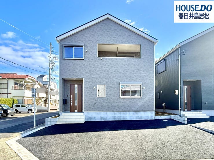 【外観】
◇外観写真◇
閑静な住宅街「白山町3丁目」に、子育てグリーン事業対象物件、全3棟の新築戸建が登場です♪インテリアが映える広々LDK♪和の空間を演出する洋風和室♪2帖の納戸付き♪角地♪日当たり良好♪