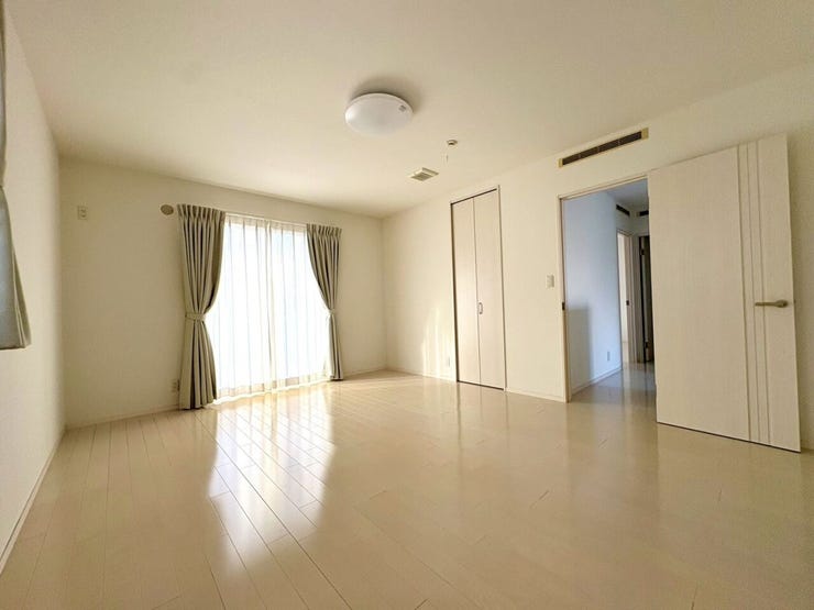 リビングにももちろん収納はございます