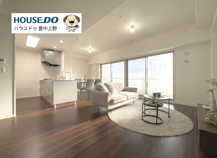 【外観】
【LDK】
広々18.5帖のLDK!白いクロスに包まれた清潔感のあるお部屋に生まれ変わりました!