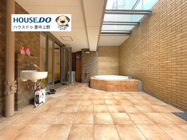 【外観】
【ジャグジー】
え?ホテル?と思ってしまうような内装に、滅多にないジャグジー付きのお住まい!