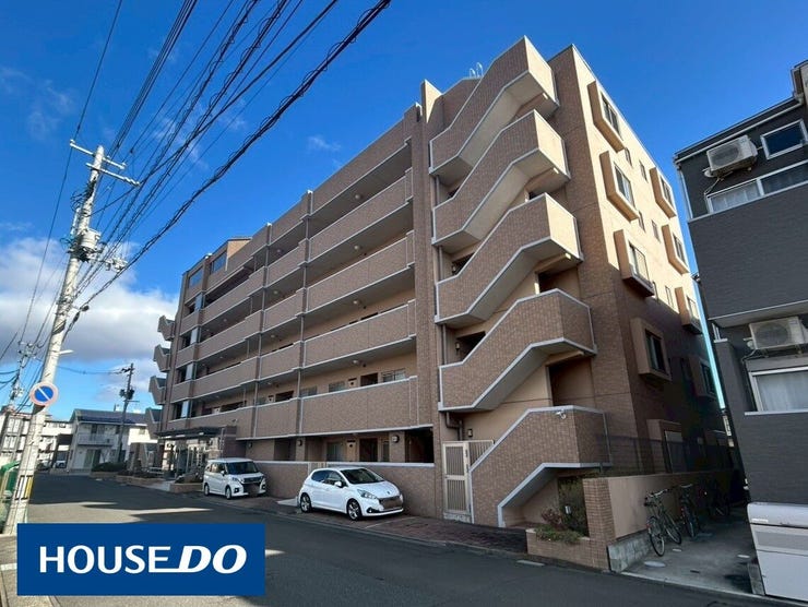 ペット相談可♪ウォークインクロゼット2つ♪トランクルームも無料で使用可能♪中も外もすっきり片付きますね♪