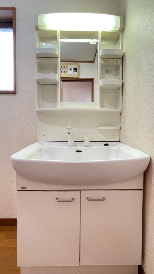 アイテムをしっかりしまえる収納力を確保すると、モノが散らからずおしゃれな空間を維持しやすいです。