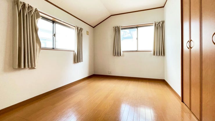 二面採光の明るい洋室は子供部屋にピッタリです