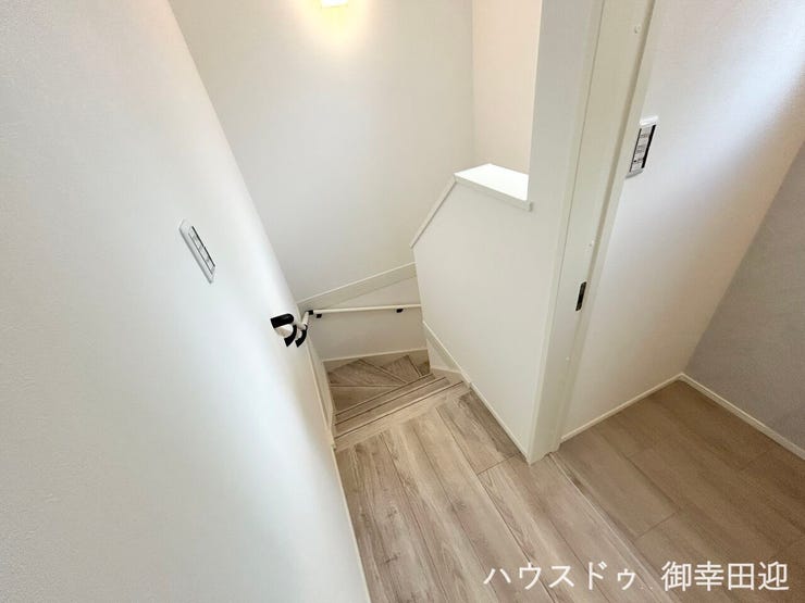 ■□■暮らしを繋ぐ、明るい動線■□■安全で快適な、家族の生活を支える縦の繋がりです