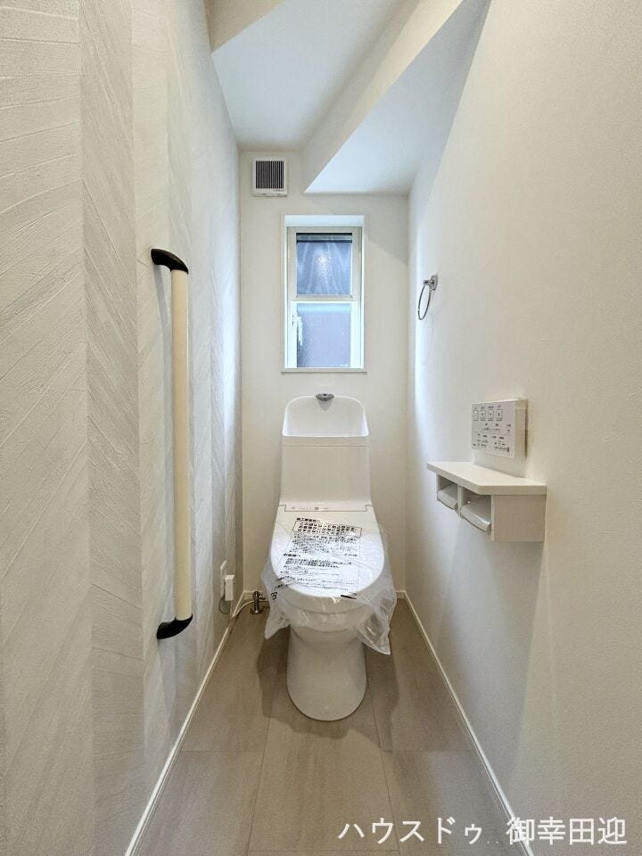 ■□■安らぎのひとときを提供する場所■□■清潔さと静けさを両立した空間。心落ち着くひとときを過ごせる、プライベートなレストルームです