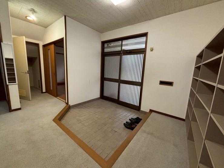 教室を開いても、生徒さんの靴を収納できるくらいの下駄箱は魅力ですね