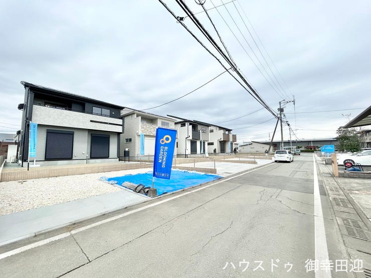 ■□■理想を叶える、新しい暮らしの舞台■□■高いデザイン性と機能性を兼ね備えた住まい。ここで、家族の新しい物語が始まります。