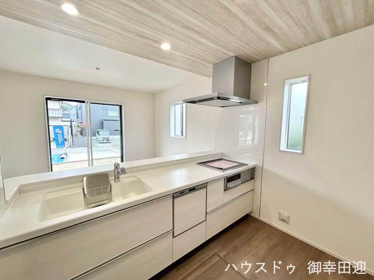 ■□■家族の「美味しい」が集まる、喜びを生み出す舞台■□■高い機能性と美しいデザインを両立。料理する人も、待つ人も、笑顔になれる場所です。