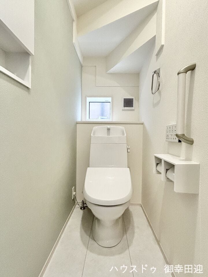 ■□■安らぎのひとときを提供する場所■□■清潔さと静けさを両立した空間。心落ち着くひとときを過ごせる、プライベートなレストルームです。