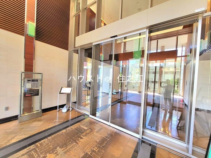 ★解放感のある入口で明るい印象を受けますね♪