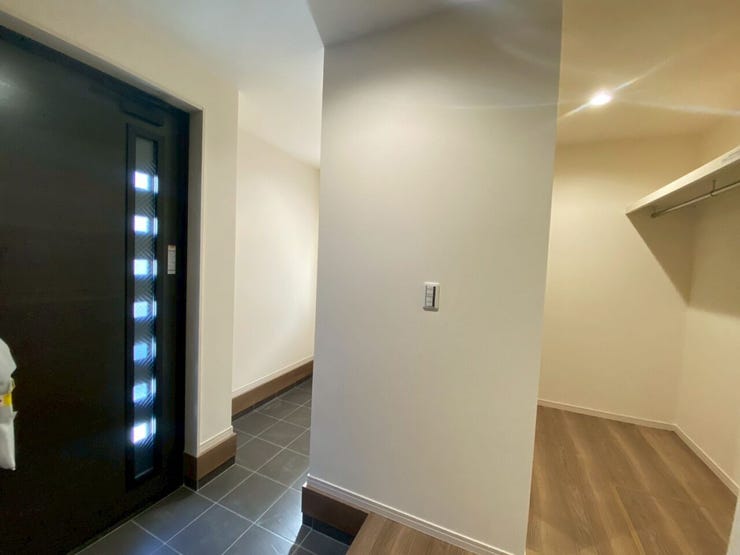 玄関にもウォークインクローゼットあり
お出かけが楽しくる快適同線♪