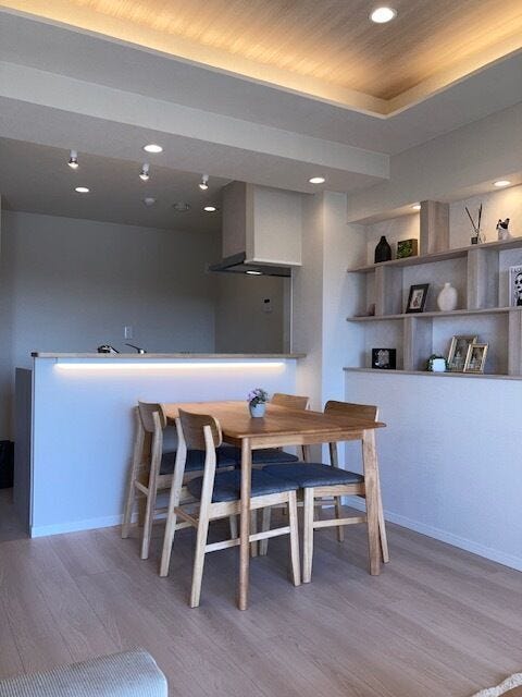 飾り棚がアクセント