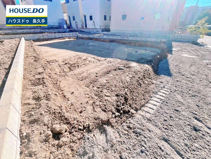 【外観】
お住まい購入に向けての『質問』・『疑問』。具体的に何を準備をして進めたらいいのか?些細な事でも何でも質問して下さい。安心してお住まいが購入出来るようサポート致します!