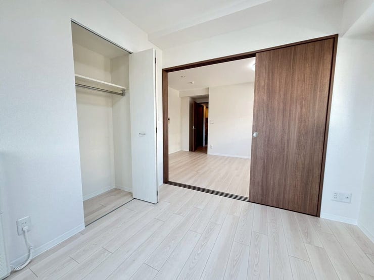 《洋室2》
クローゼットがあり収納スペースをしっかりと確保!
お部屋をスッキリと保つことができます。