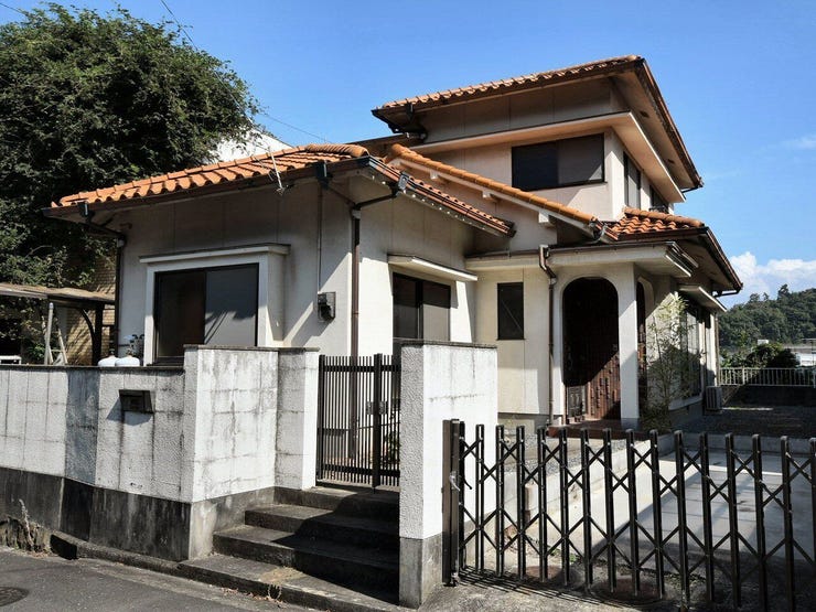 外観を南西側より撮影