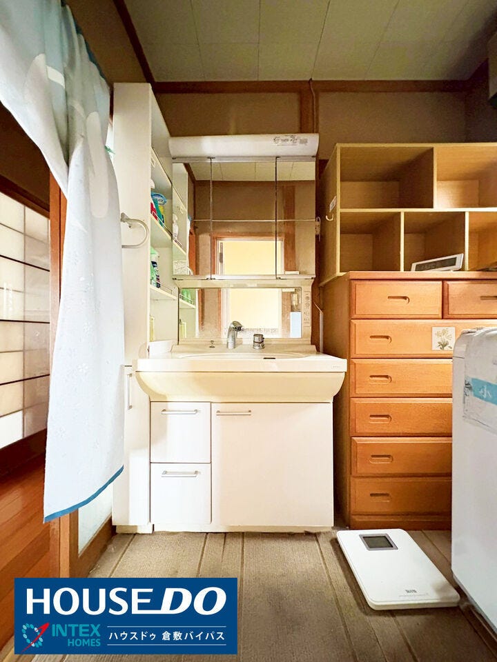 【ゆとりのある洗面台】
収納力のある洗面台は、忙しい朝の身支度をスムーズにしてくれます!