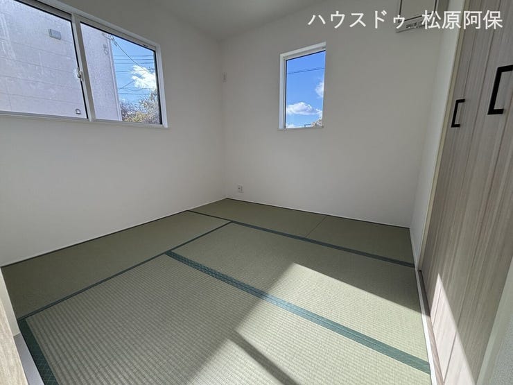 LDKに隣接して4.5畳の和室あり