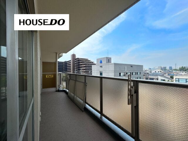 広々バルコニー、物干し竿付です!5階なので風通しも良く快適にお過ごしいただけます◎