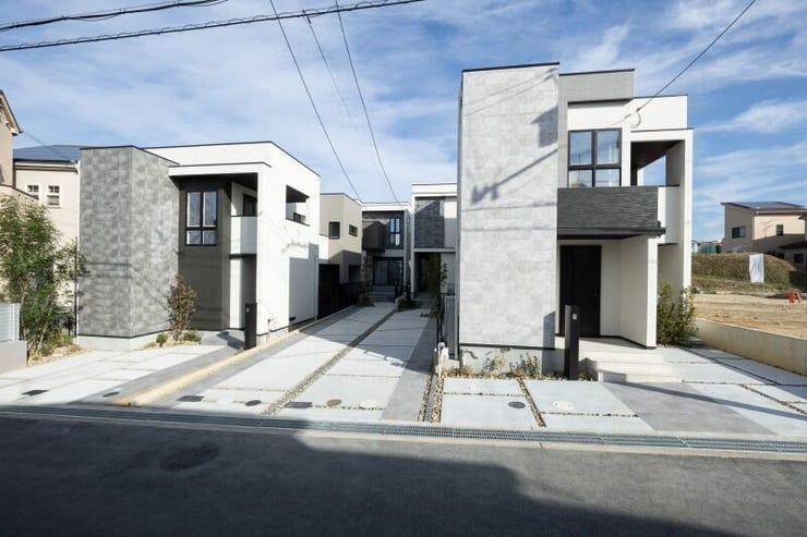 【外観】
【施工事例】外観(右隣の敷地に9号棟建築予定です)