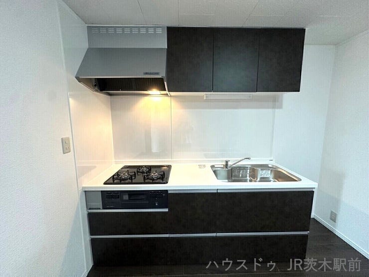 システムキッチン交換されてます!吊戸棚もあり収納も沢山出来そうです♪