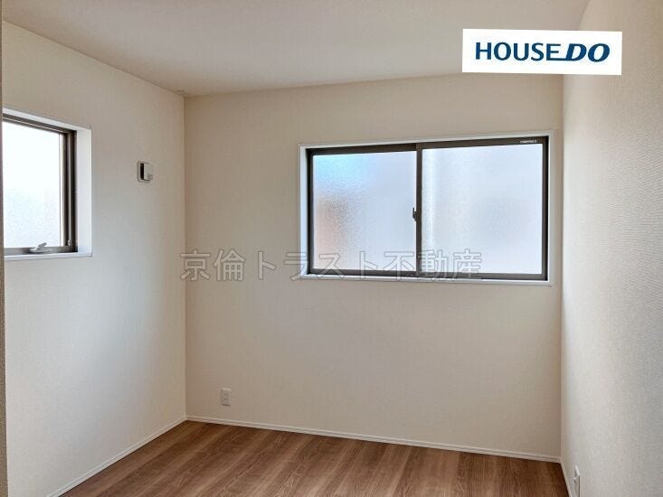 北東側洋室5.4帖