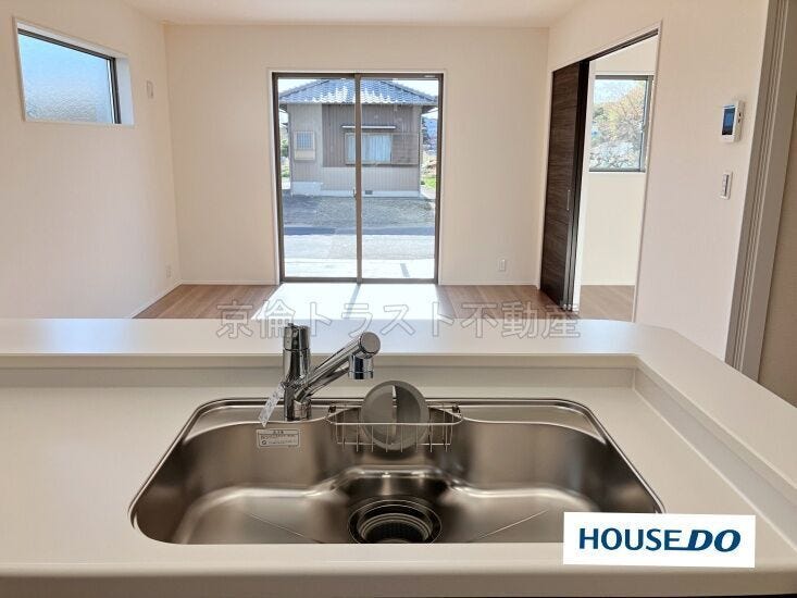 対面式キッチンですので、お子さまを見守りながら料理ができます♪