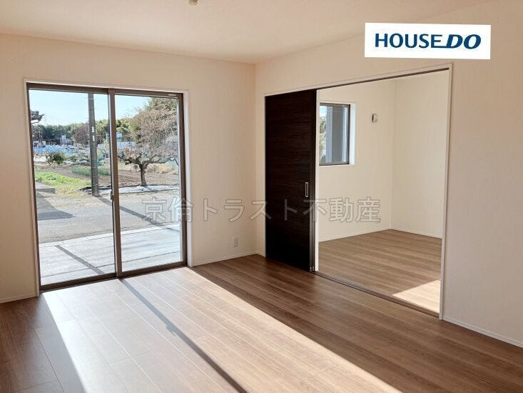 LDKに隣接する洋室4.5帖があります!リビングと一体利用も可能です◎