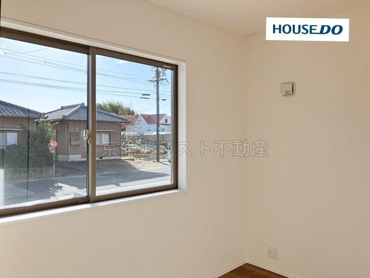 1階洋室3.7帖 リビングと一体利用も可能です◎