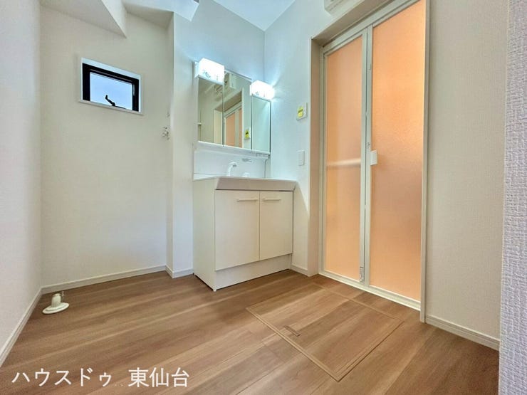 清潔感と機能性を兼ね備えた、使いやすい洗面空間