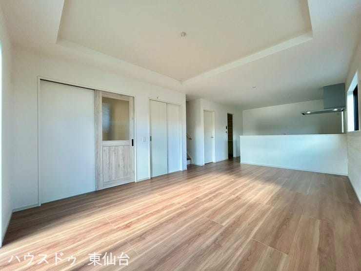 リビング階段で家族とのコミュニケーションも取りやすい設計♪