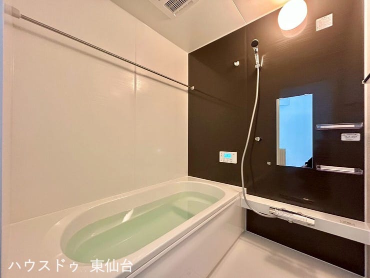 広々ゆったりとしたバスタブで一日の疲れも癒されます