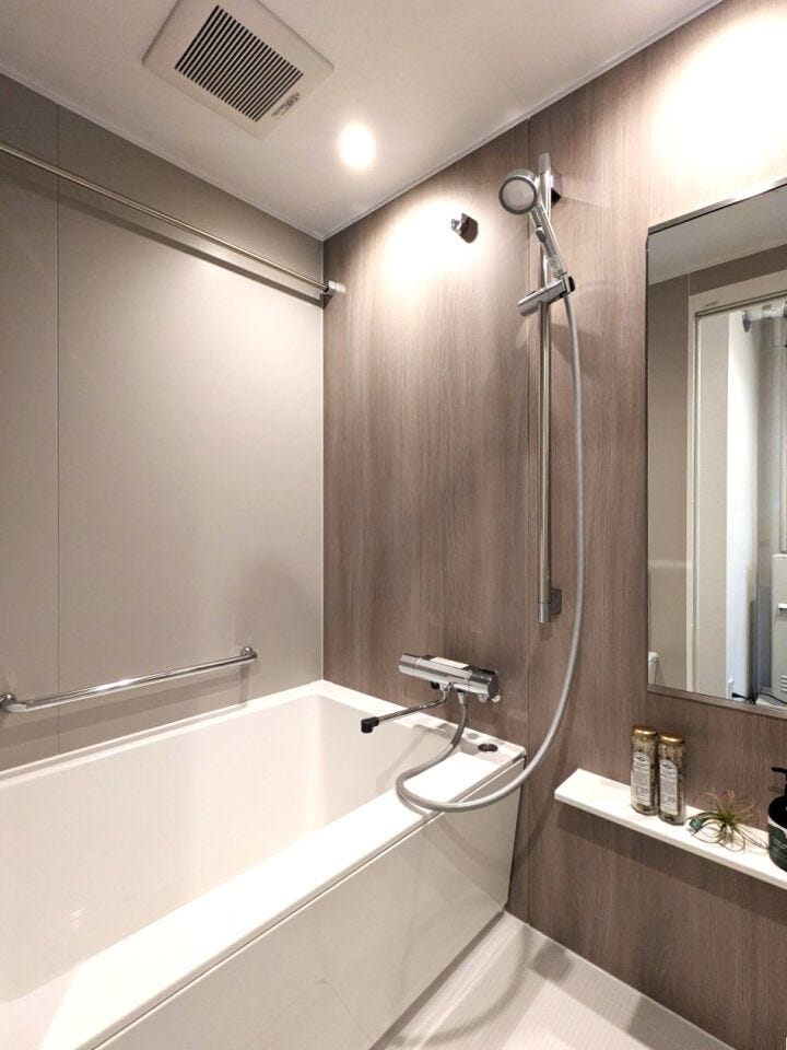 【浴室】
新しいお風呂で一日の疲れをゆっくり癒してください(^^♪