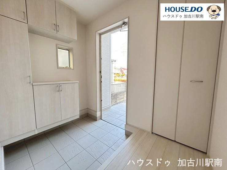 玄関横にシューズボックスがついているので、片付いた玄関がキープできます!