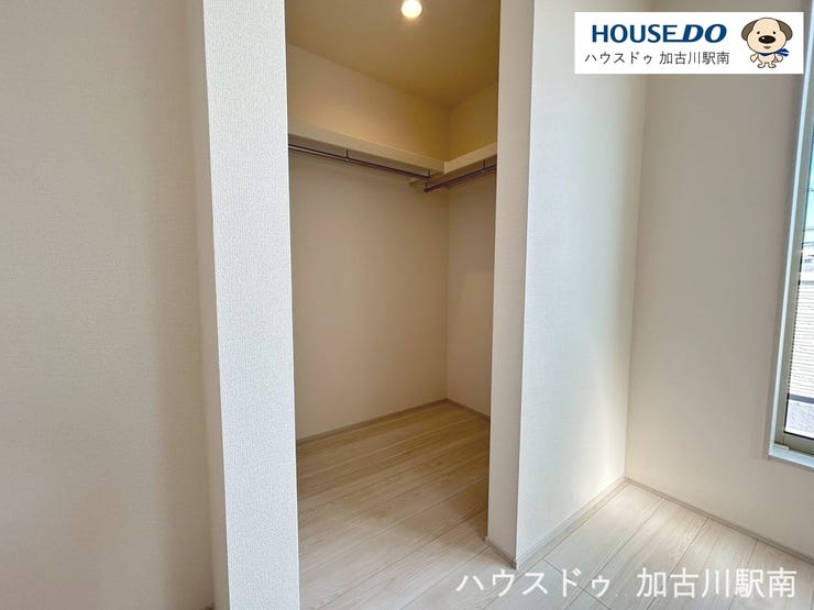 収納にゆとりが持てるウォークインクローゼット付き