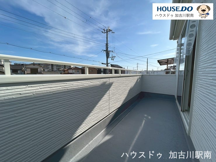 広々としたバルコニーです