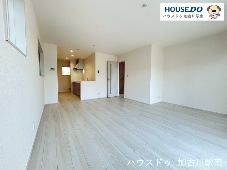 家族が自然と集まる、心の中心、笑顔があつまる、あたたかい場所。“ただいま”、が聞こえるリビング。