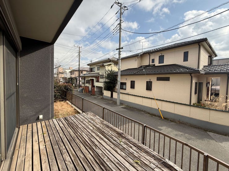 ゆったりとしたウッドデッキ