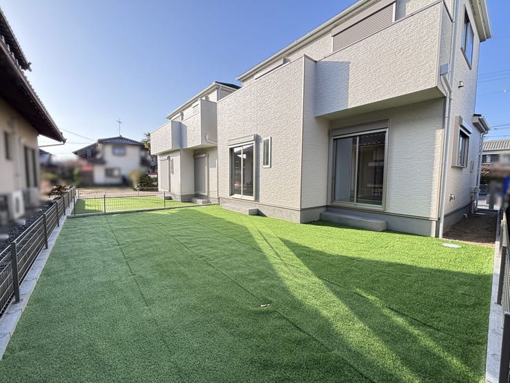 *広々南庭(人工芝)
◎シャッター雨戸