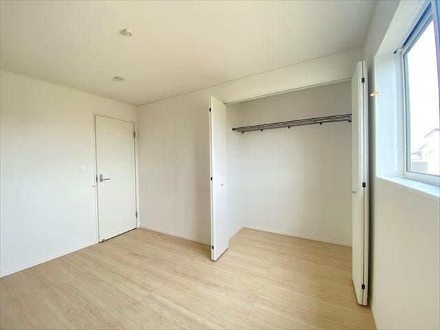 6帖洋室:どのお部屋にもクローゼットがあることでいつでも室内はスッキリしそう。