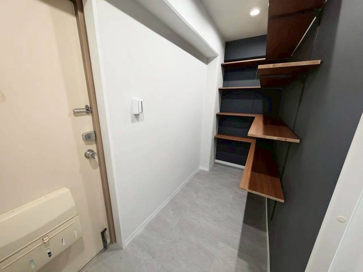 玄関広いです。
収納スペースもたっぷりでその日の靴も選びやすい!