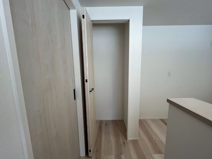 キッチンの横にあるパントリー