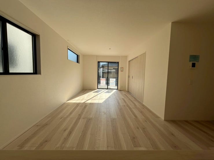 キッチンから見たリビング