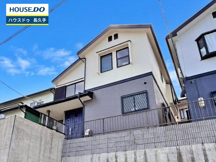 【外観】
お住まい購入に向けての『質問』・『疑問』。具体的に何を準備をして進めたらいいのか?些細な事でも何でも質問して下さい。安心してお住まいが購入出来るようサポート致します!