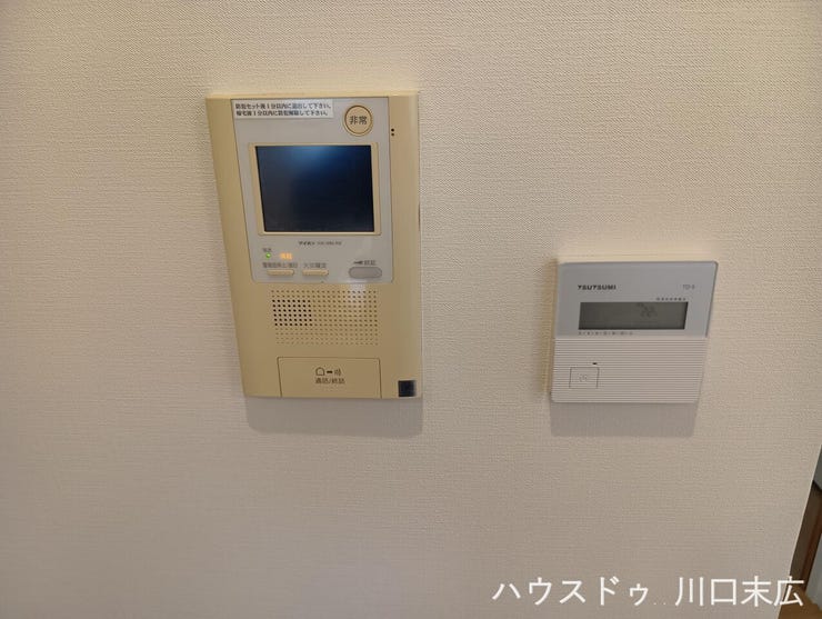 訪問者の顔を鮮明に確認できるモニター付きインターホンを完備。日々の暮らしに安心感をもたらし、セキュアな生活環境をサポートします。
