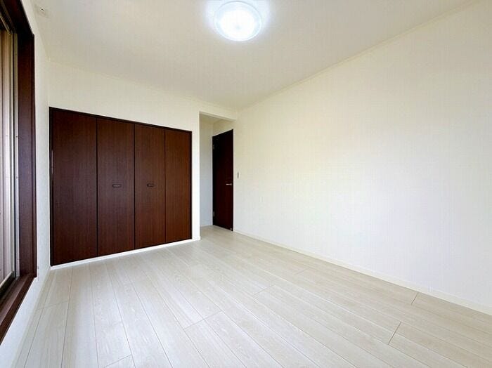 *2階北東側洋室*