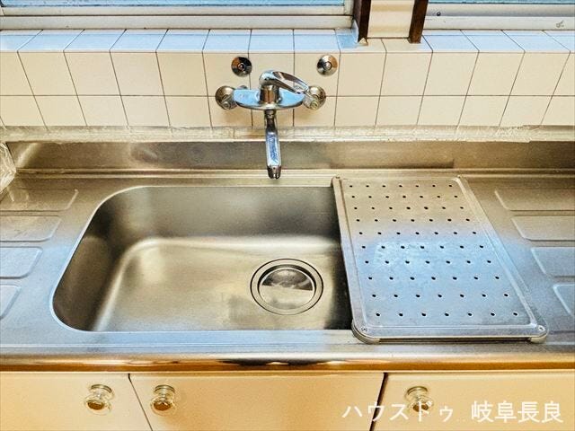 ≪シンク≫
広々としたシンクで大きなお鍋もラクラク洗うことが出来ます。