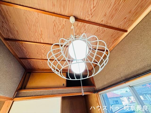 ≪照明≫
おしゃれな照明で毎日の癒しになります。