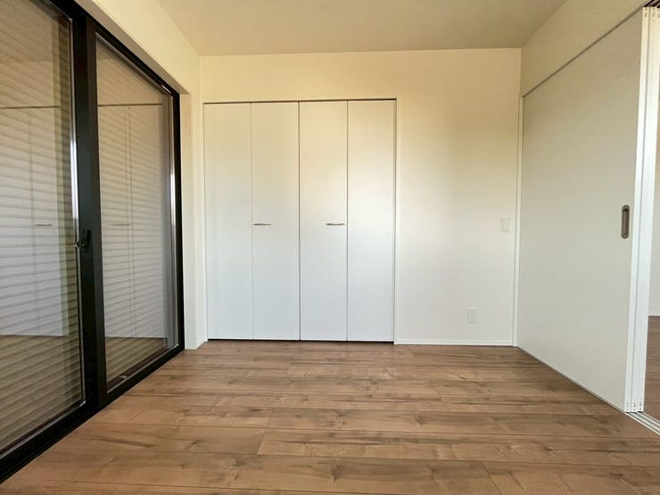 リビング横 洋室