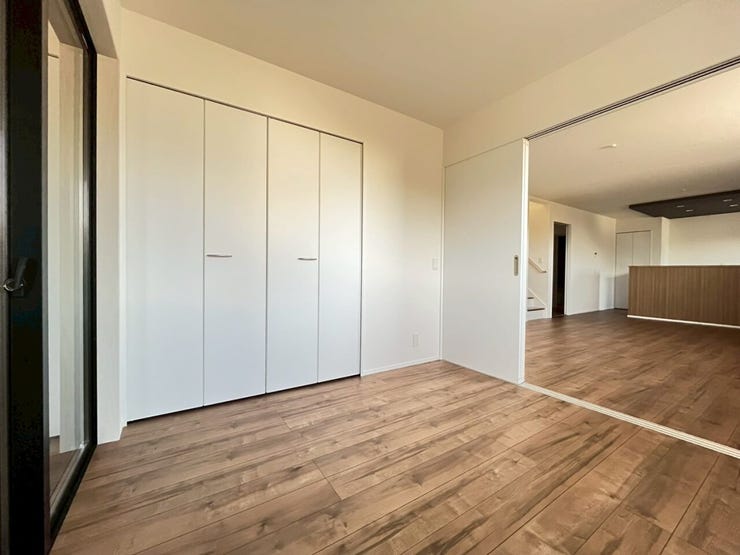 リビング横 洋室