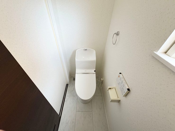 室内(2026年1月)撮影
◎現地案内予約受付中!◎
トイレにも小窓がついており小まめに換気ができます。